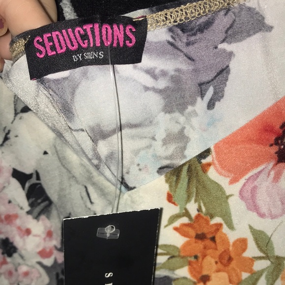 Floral asymmetrical ruched dress - Picture 5 of 6